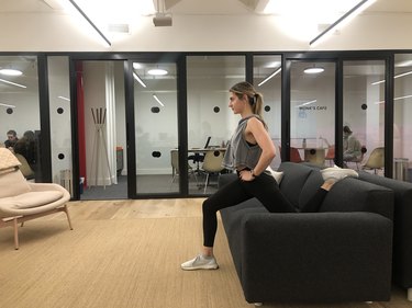proper form for a couch stretch exercise